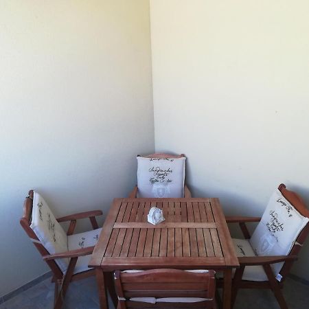Apartment Rossella Nin Exterior photo