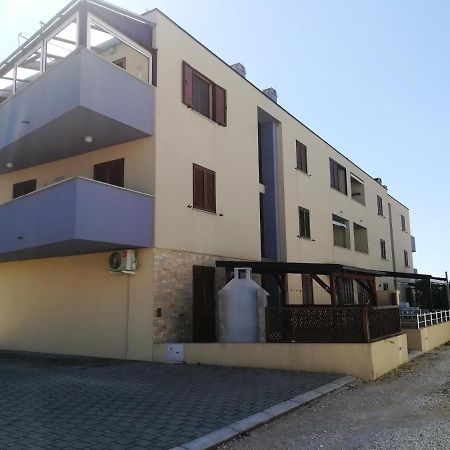 Apartment Rossella Nin Exterior photo
