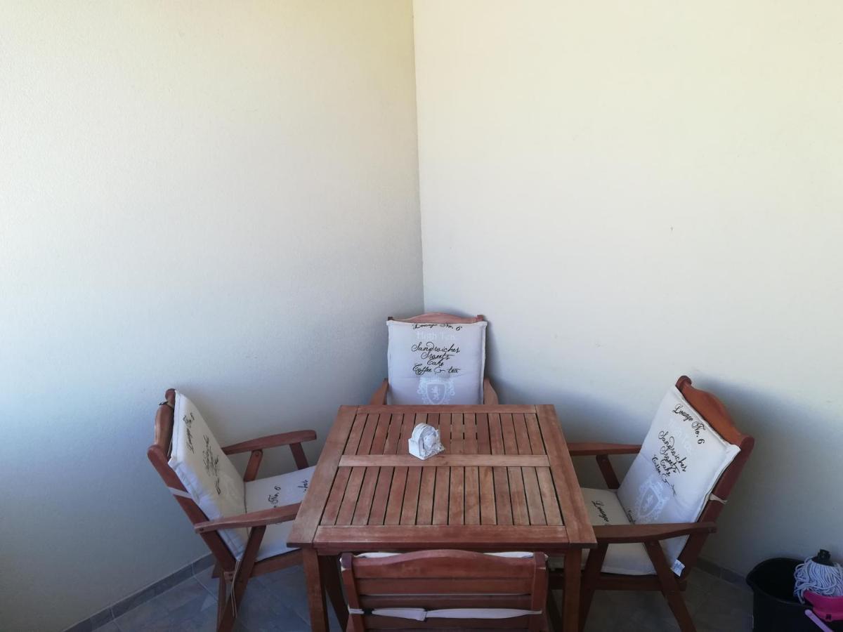 Apartment Rossella Nin Exterior photo
